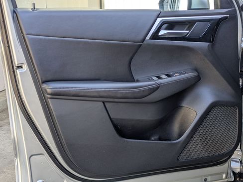 Used 2022 Mitsubishi Outlander SE image 15