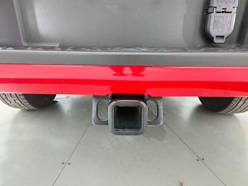 Used 2024 Nissan Titan SV w/ SV Convenience Package image 38