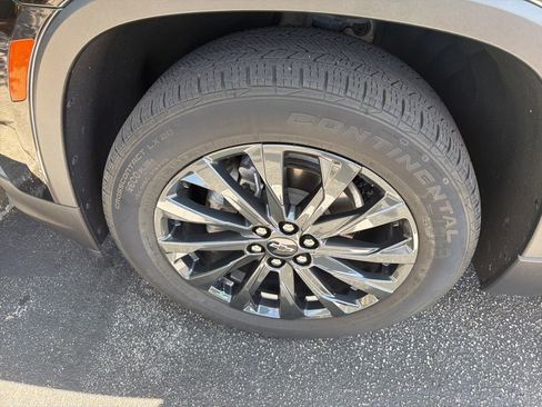 Used 2023 Chevrolet Traverse RS image 8