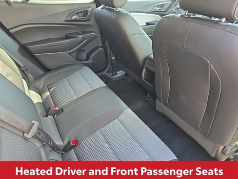 Used 2025 Chevrolet Trax LT w/ LT Convenience Package FWD image 16