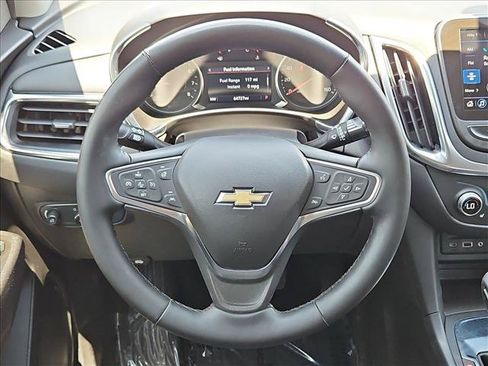 Certified 2024 Chevrolet Equinox LT FWD image 14
