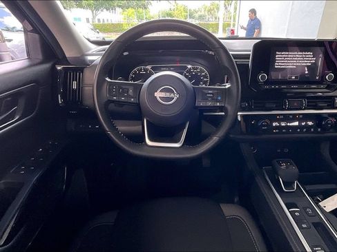Used 2025 Nissan Pathfinder SV FWD image 5
