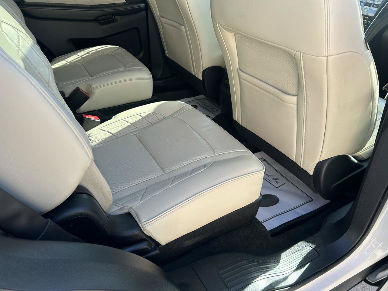 Used 2018 Ford Explorer Platinum AWD/4WD image 11