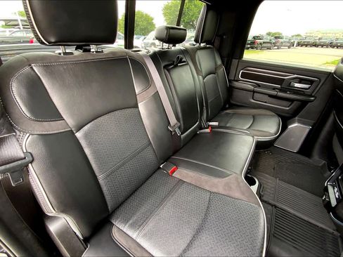 Used 2025 RAM 2500 Laramie AWD/4WD image 18