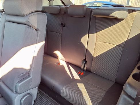 Used 2022 Toyota Highlander L image 28