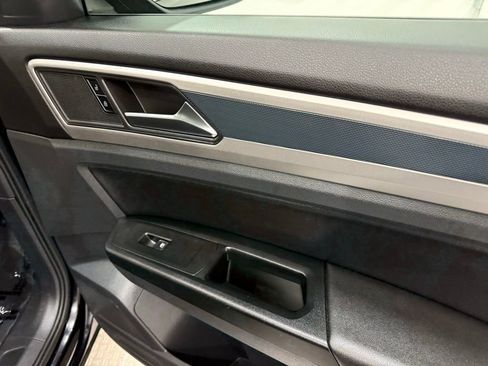 Used 2021 Volkswagen Atlas SE image 21