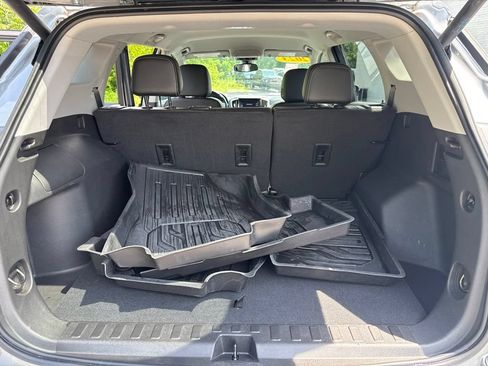 Used 2023 GMC Terrain SLT w/ LPO, Floor Liner Package AWD/4WD image 13