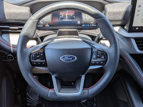 Used 2025 Ford Explorer ST-Line w/ ST-Line Street Pack AWD/4WD image 17