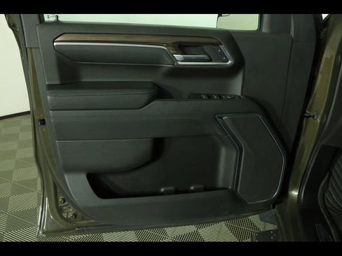 Used 2023 Chevrolet Silverado 1500 LT w/ Z71 Off-Road Package AWD/4WD image 23