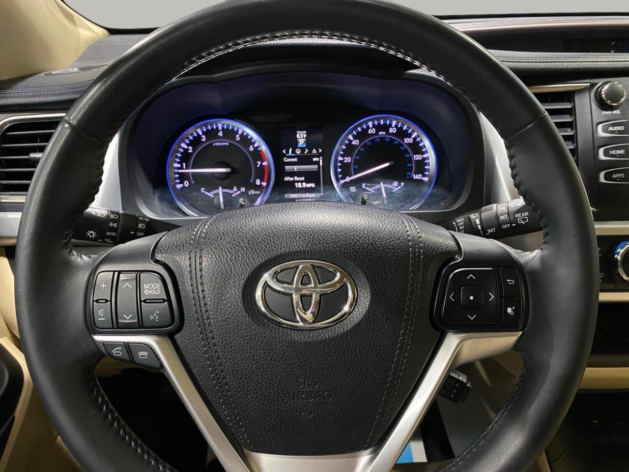 Used 2016 Toyota Highlander XLE AWD/4WD image 12