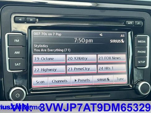 Used 2013 Volkswagen Beetle 2.5 image 21