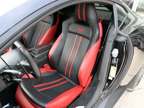 Used 2019 Aston Martin V8 Vantage Coupe image 20