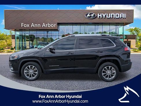 Used 2020 Jeep Cherokee Latitude Plus w/ Cold Weather Group FWD image 2
