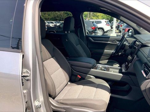Used 2025 GMC Acadia Elevation FWD image 7