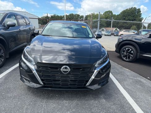 Used 2023 Nissan Altima 2.5 S FWD image 2