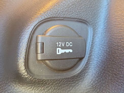 Used 2020 Jeep Cherokee Trailhawk w/ Technology Group AWD/4WD image 10
