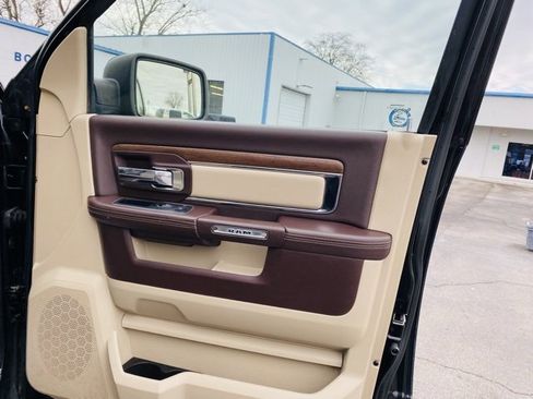 Used 2014 RAM 1500 Laramie w/ Convenience Group image 19