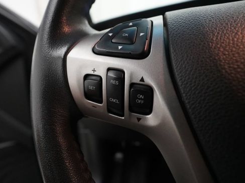 Used 2018 Ford Taurus SEL FWD image 19