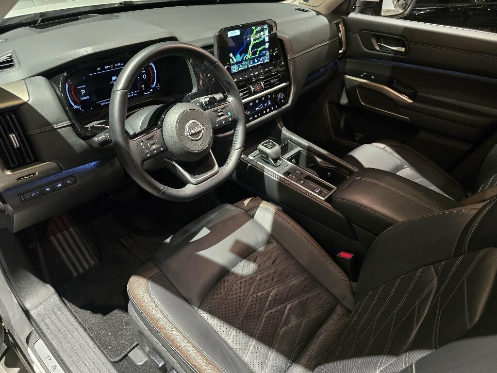 Used 2025 Nissan Pathfinder Platinum w/ Cargo Package FWD image 16