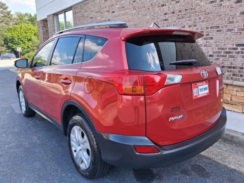 Used 2013 Toyota RAV4 LE FWD image 3