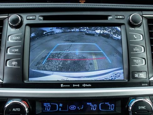 Used 2016 Toyota Highlander XLE image 13