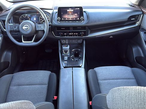 Used 2023 Nissan Rogue SV image 41