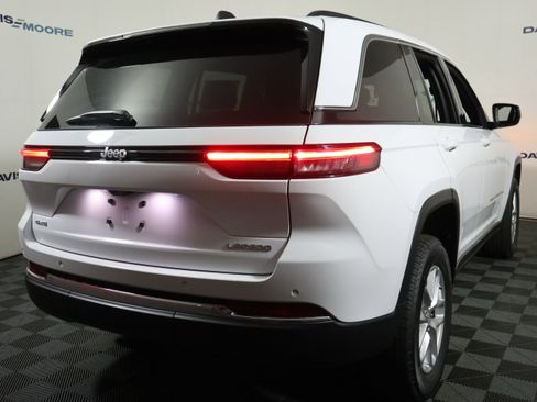 New 2026 Jeep Grand Cherokee Laredo AWD/4WD image 6