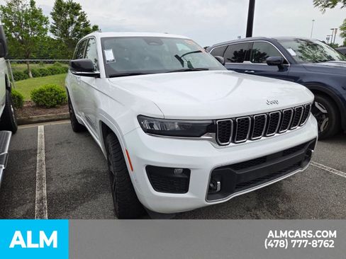 Used 2023 Jeep Grand Cherokee Overland AWD/4WD image 30