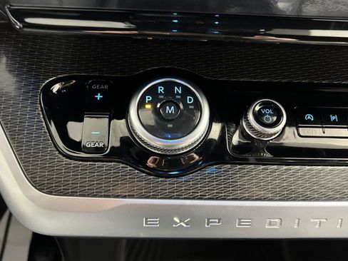 New 2026 Ford Expedition Max Platinum w/ Stealth Appearance Package image 22