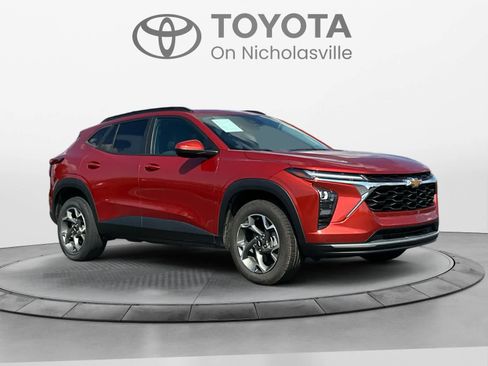Used 2024 Chevrolet Trax LT w/ Driver Confidence Package FWD image 7