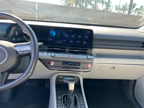 Used 2025 Hyundai Kona SEL AWD/4WD image 17