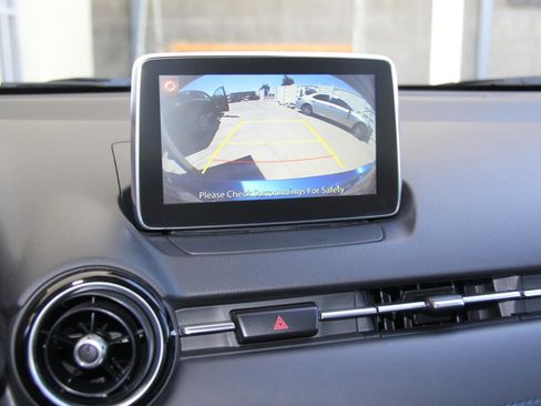 Used 2018 Toyota Yaris iA FWD image 19
