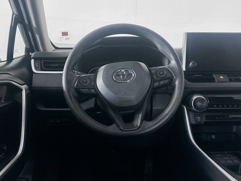 Used 2025 Toyota RAV4 LE AWD/4WD image 17