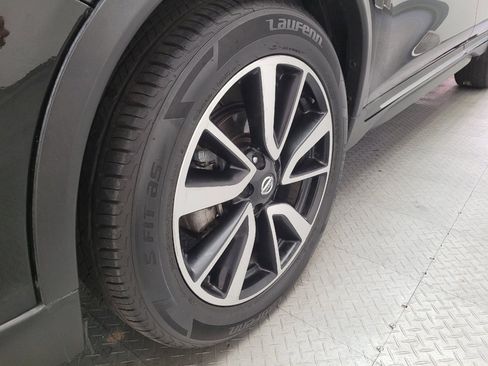 Used 2019 Nissan Rogue SL FWD image 31