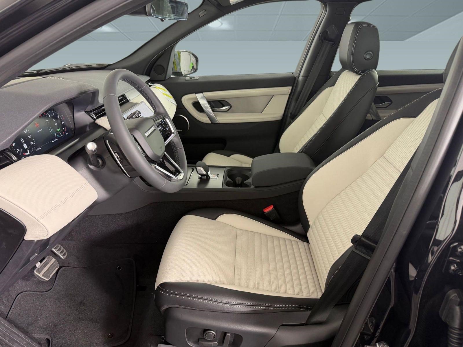 Used 2026 Land Rover Discovery Sport Landmark AWD/4WD image 5