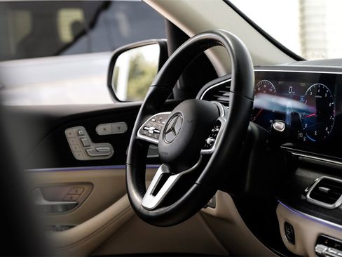 Used 2021 Mercedes-Benz GLE 350 4MATIC w/ 3rd Row Seat Package image 12