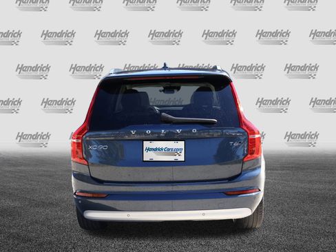 Used 2022 Volvo XC90 T6 Momentum w/ Advanced Package image 8