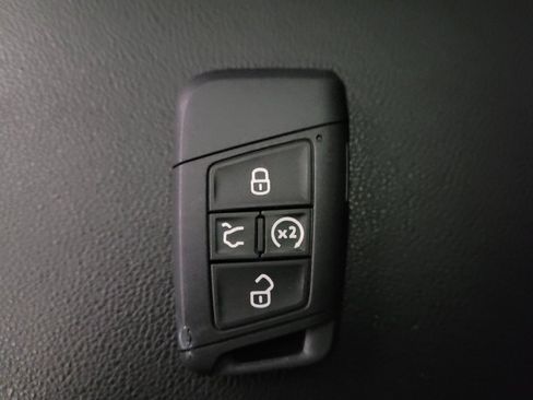 Used 2023 Volkswagen Jetta SE FWD image 32