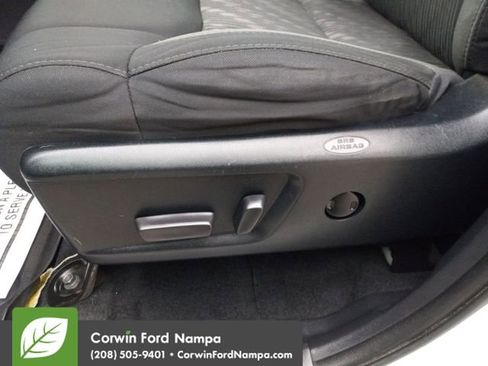 Used 2018 Toyota Tundra SR5 image 12