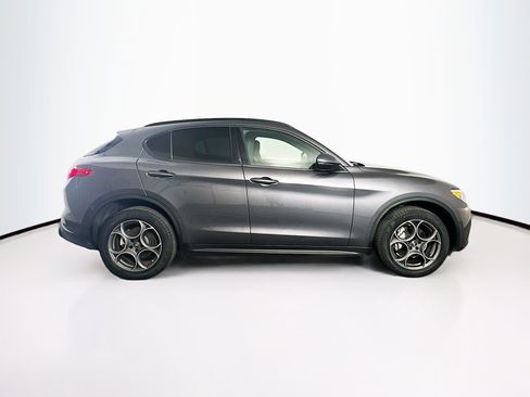 Used 2023 Alfa Romeo Stelvio Sprint image 10