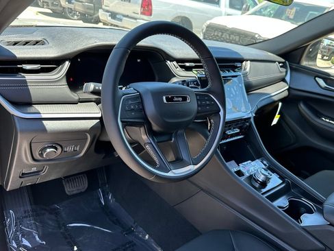 New 2026 Jeep Grand Cherokee L 2WD image 20