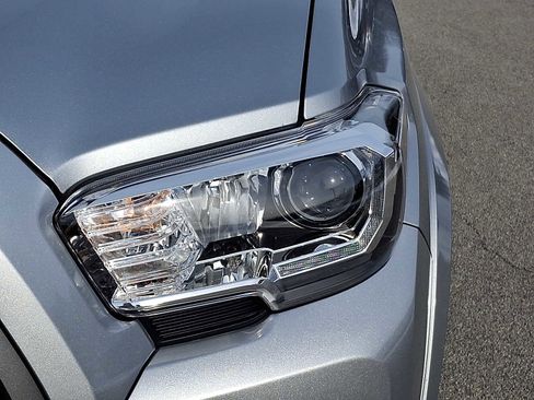 Used 2023 Toyota Tacoma TRD Sport image 12