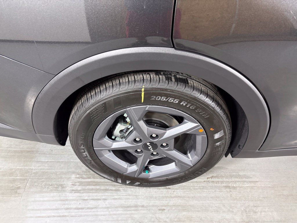 New 2026 Kia K4 FWD image 10