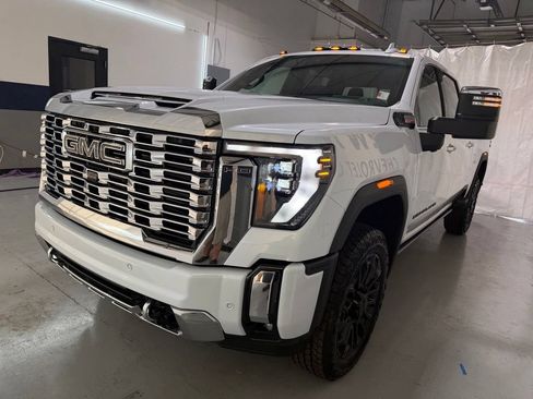 New 2026 GMC Sierra 2500 Denali w/ Denali Reserve Package AWD/4WD image 40