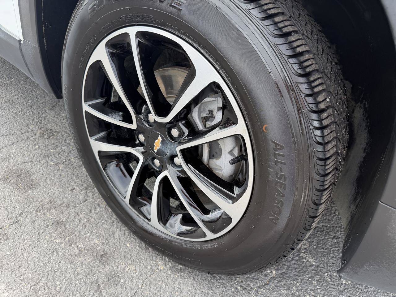 Used 2025 Chevrolet TrailBlazer LT AWD/4WD image 9