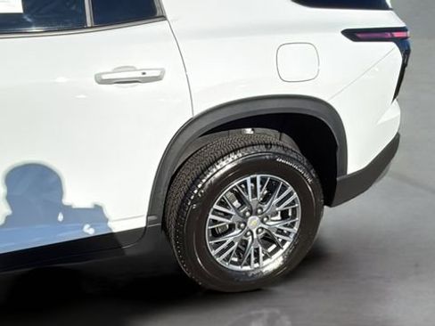 Certified 2025 Chevrolet Traverse LT image 35