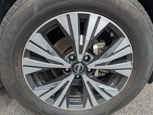 Used 2023 Nissan Rogue SV AWD/4WD image 7