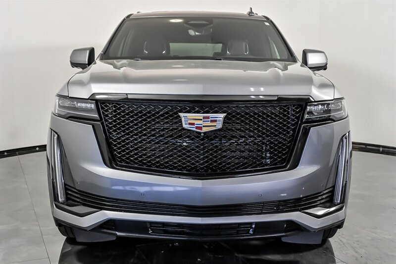 Used 2021 Cadillac Escalade Sport w/ Driver Assist Tech Package AWD/4WD image 4