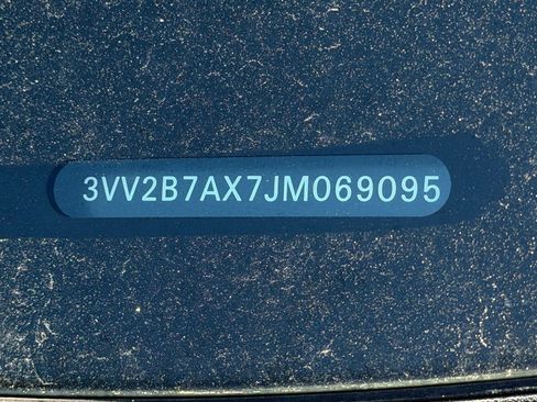 Used 2018 Volkswagen Tiguan SE image 11