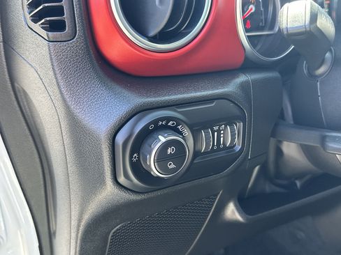 Used 2022 Jeep Gladiator Rubicon w/ LED Lighting Group image 16